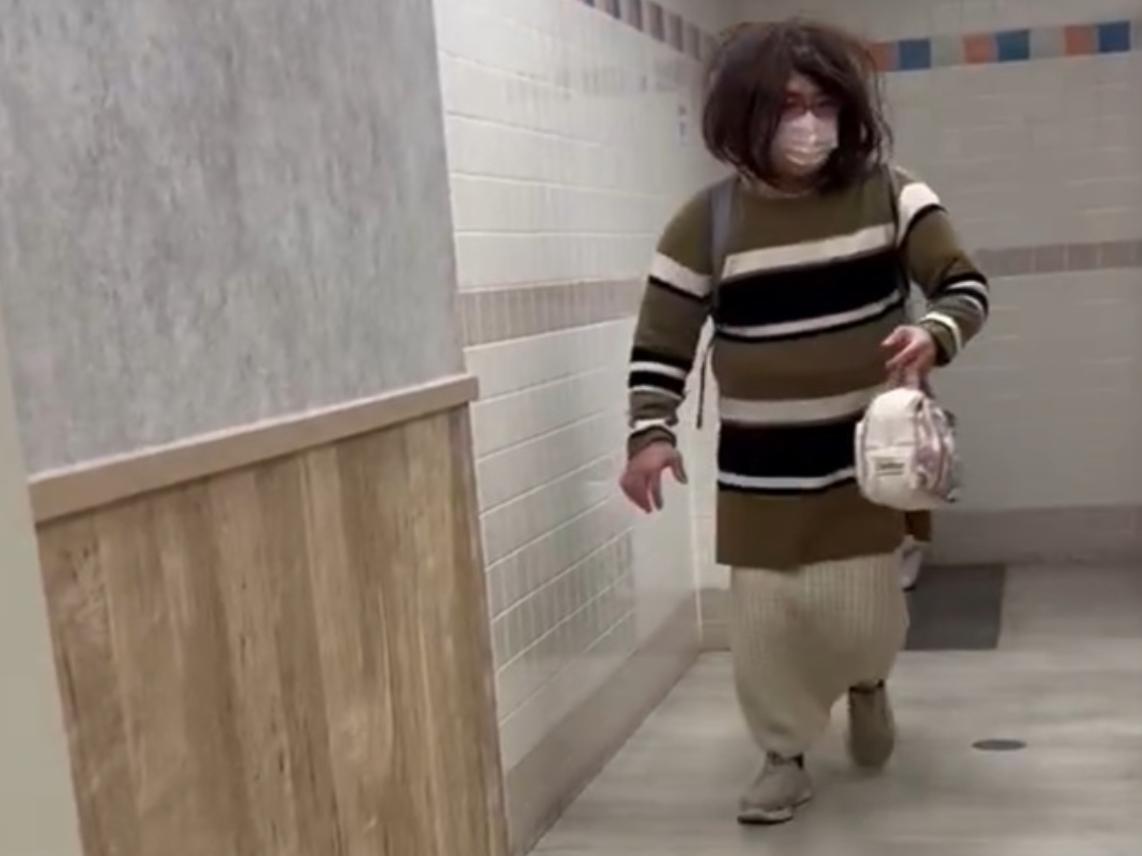 イオンモール小山　女装　誰