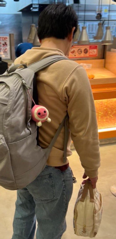 イオンモール小山　女装した男