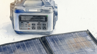 ポータブル電源と携帯型ソーラー充電パネル