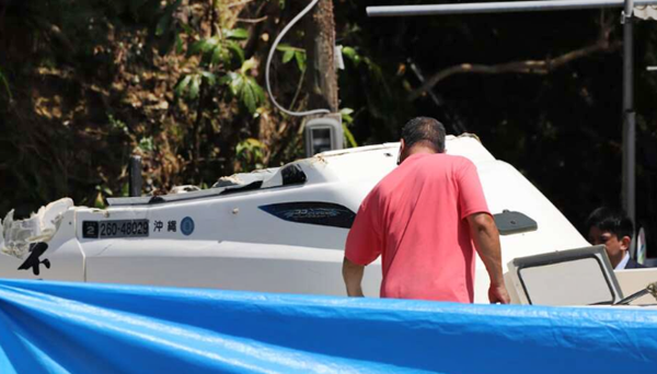 諸喜田タケルと見られる男の後ろ姿